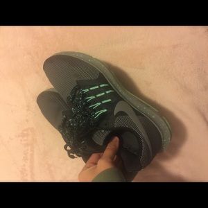 Nike run swift size 9